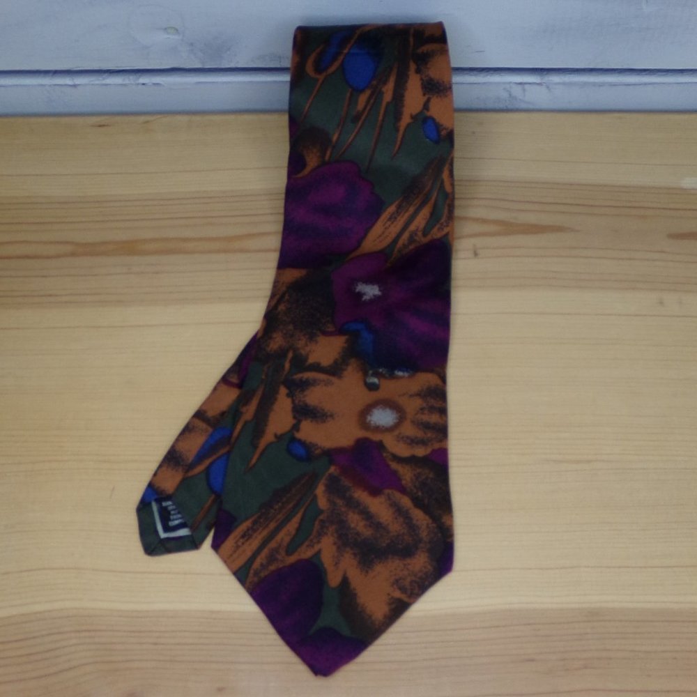John Weitz Floral Pattern 56 Inch Silk Neck Tie